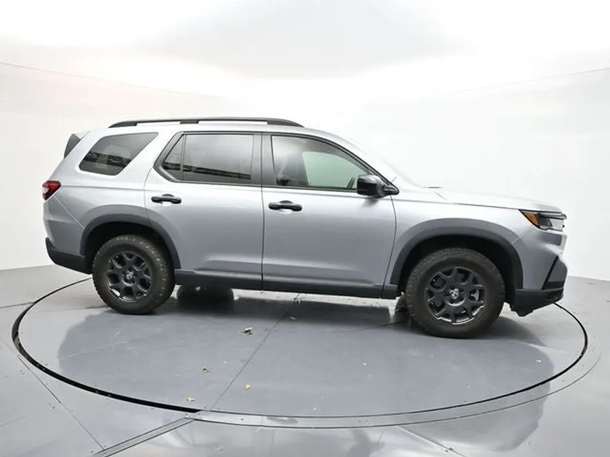 2025 Honda Pilot TrailSport photo 1