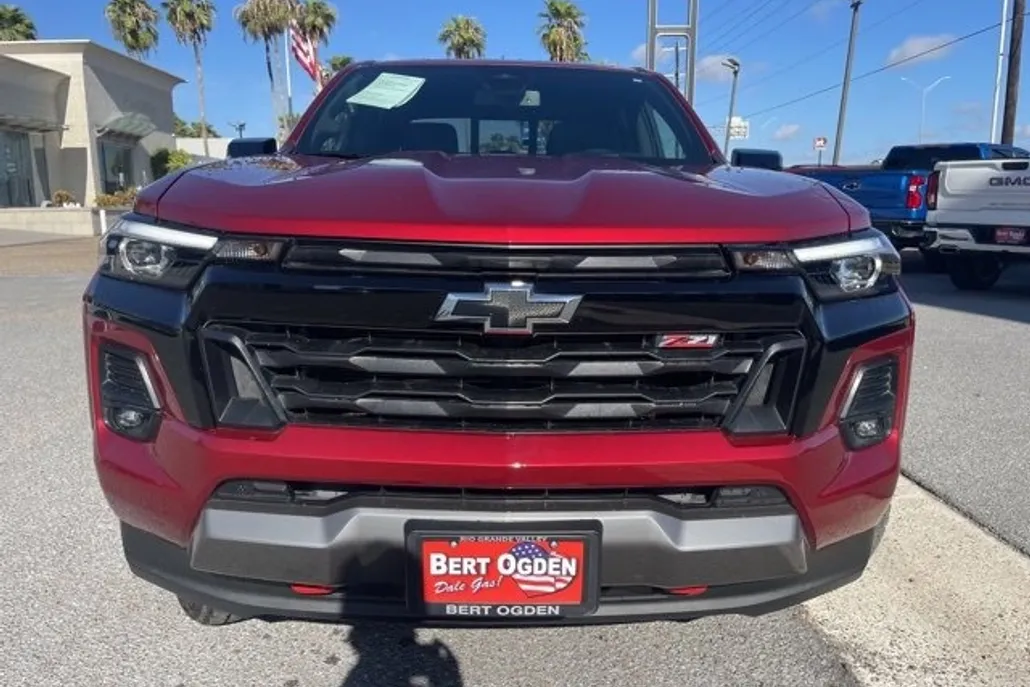 2024 Chevrolet Colorado Z71 photo 1