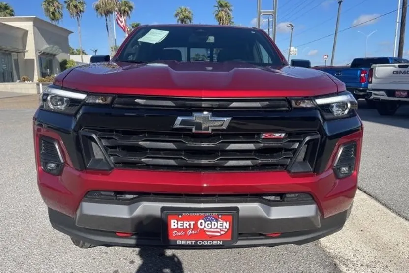 2024 Chevrolet Colorado Z71 photo 1