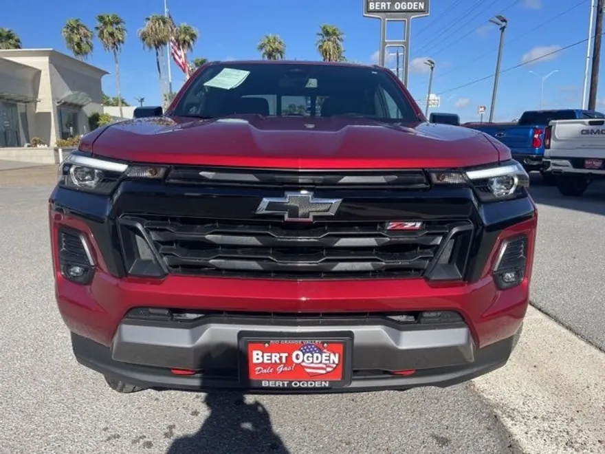 2024 Chevrolet Colorado Z71 photo 1