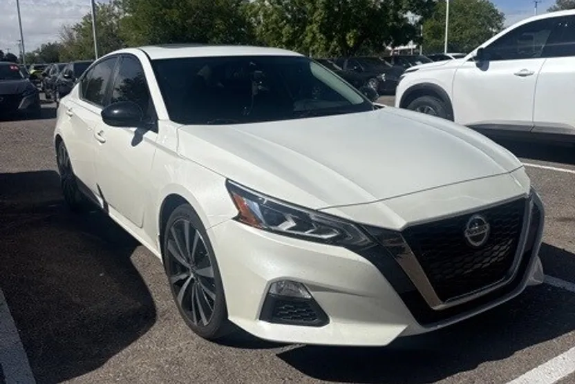 2021 Nissan Altima SR photo 1