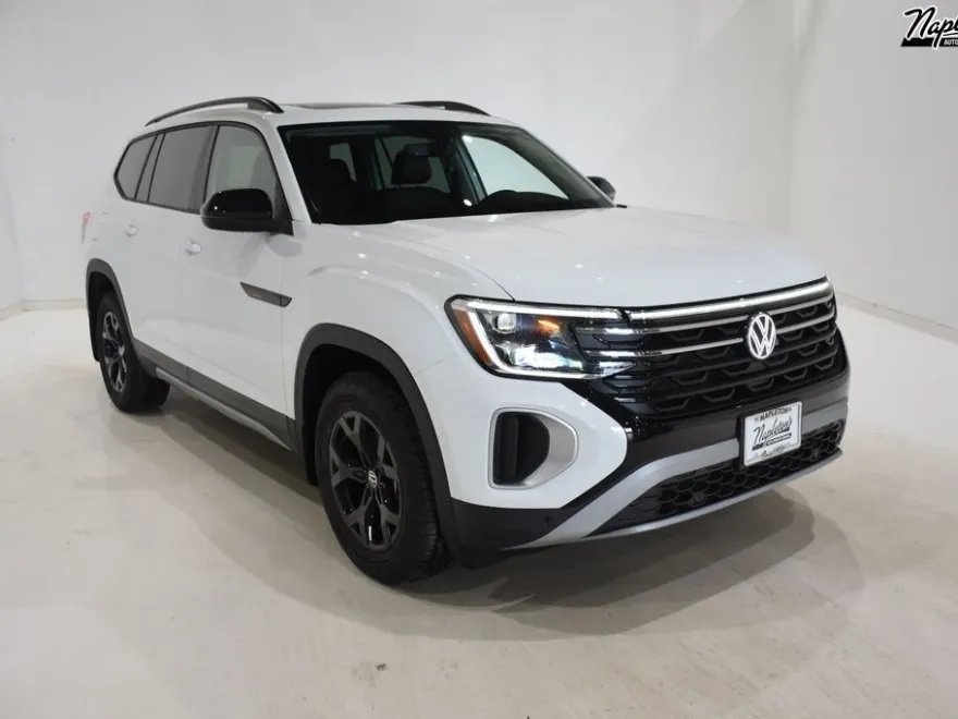2025 Volkswagen Atlas Peak Edition photo 1
