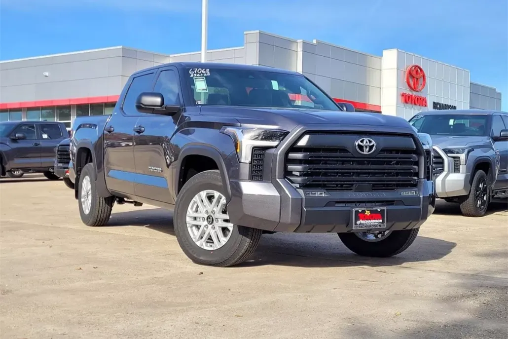 2025 Toyota Tundra SR5 photo 1