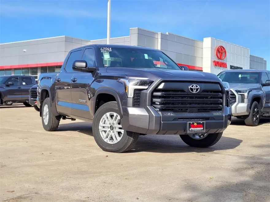 2025 Toyota Tundra SR5 photo 1