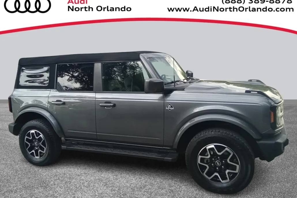 2024 Ford Bronco Outer Banks photo 1