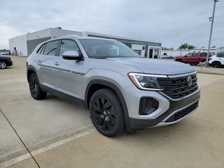 2025 Volkswagen Atlas Cross Sport SE Technology photo 1