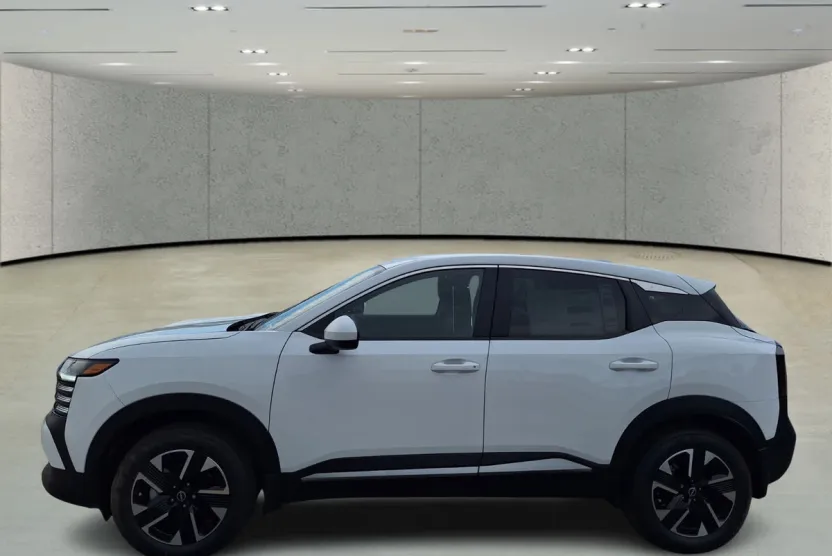 2025 Nissan Kicks SV photo 1