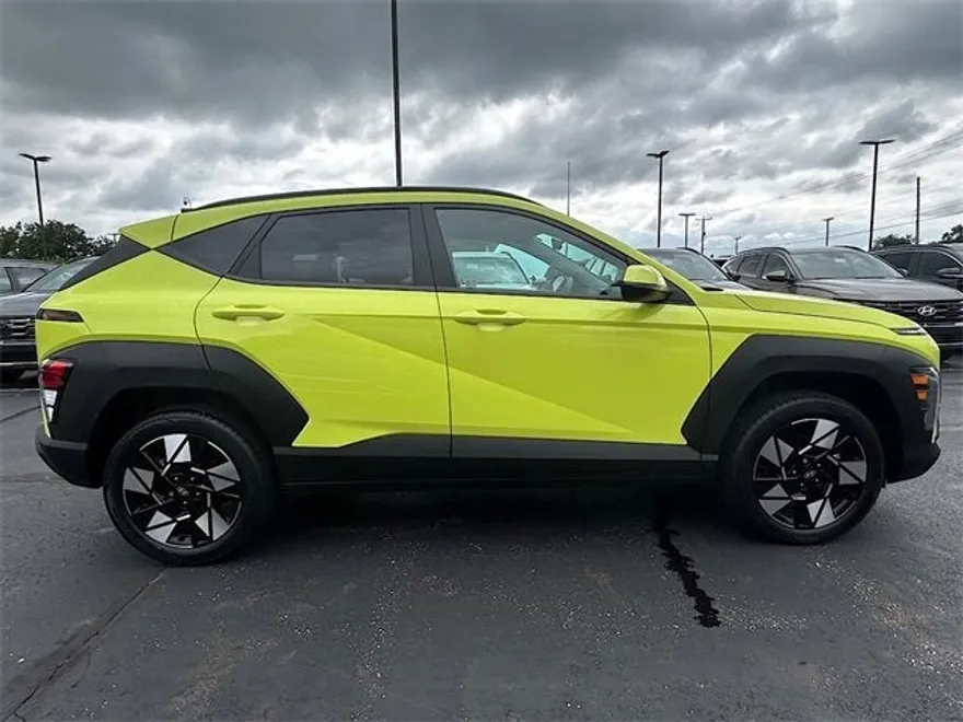 2025 Hyundai Kona SEL photo 1