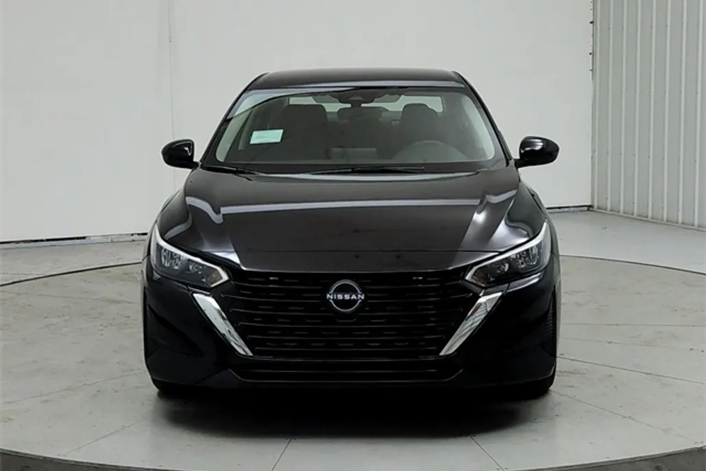 2025 Nissan Sentra SV photo 1