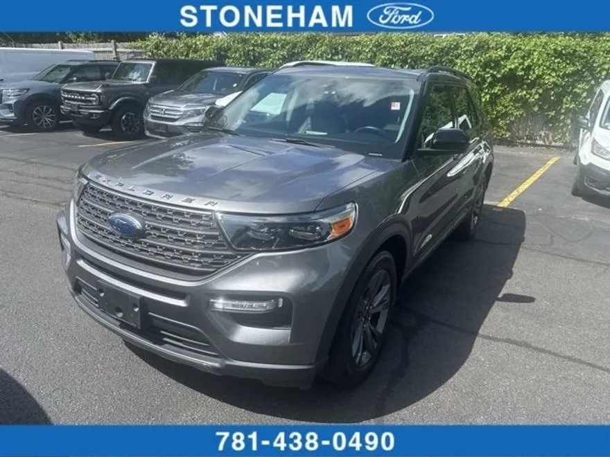 2022 Ford Explorer XLT Sport photo 1