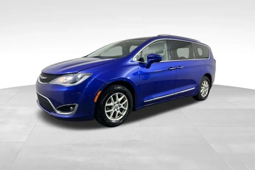 2020 Chrysler Pacifica Touring L photo 1