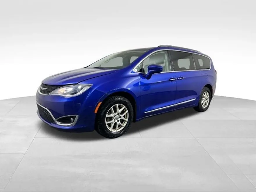 2020 Chrysler Pacifica Touring L photo 1
