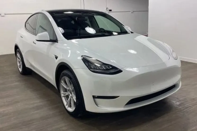 2022 Tesla Model Y Long Range photo 1