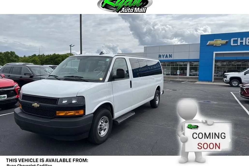 2022 Chevrolet Express 3500 LS Passenger photo 1
