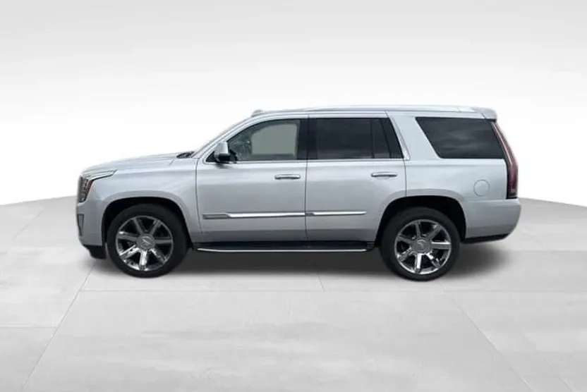 2016 Cadillac Escalade Luxury photo 1