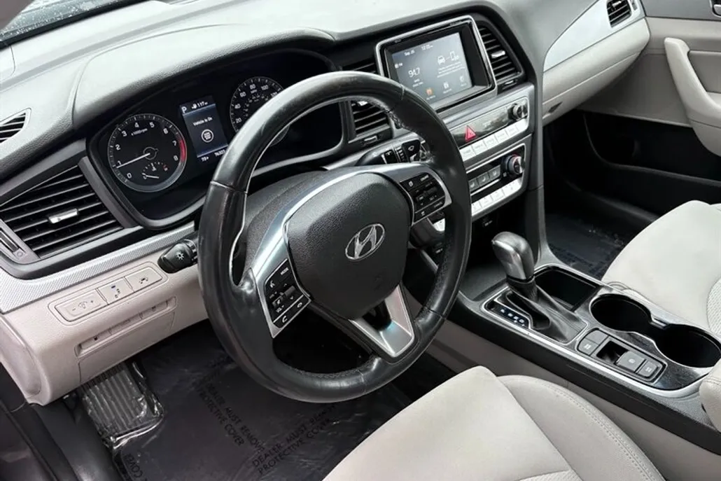 2018 Hyundai Sonata SEL photo 1