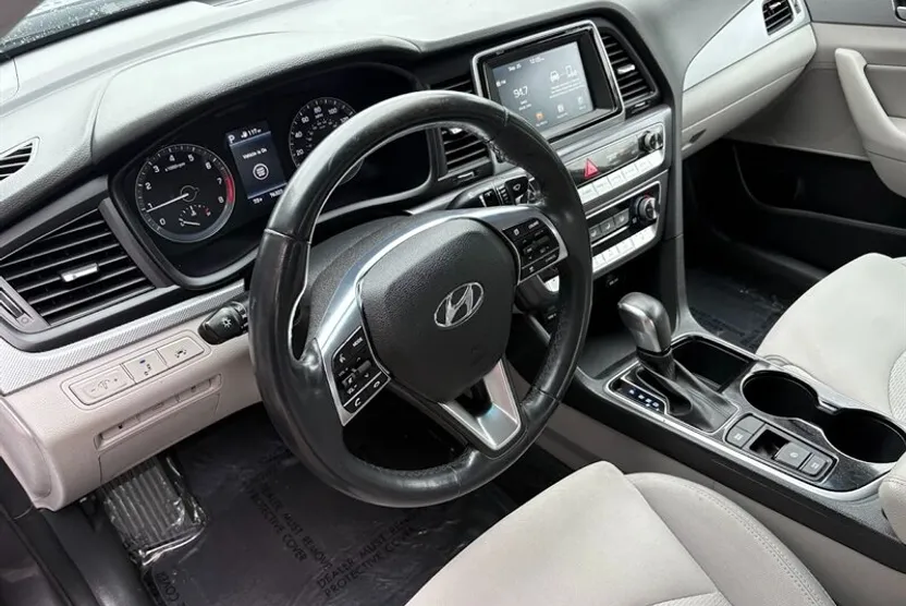 2018 Hyundai Sonata SEL photo 1