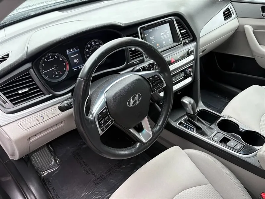 2018 Hyundai Sonata SEL photo 1