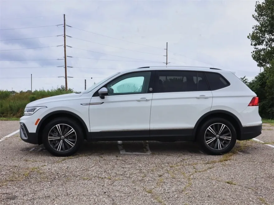 2024 Volkswagen Tiguan Wolfsburg Edition photo 1