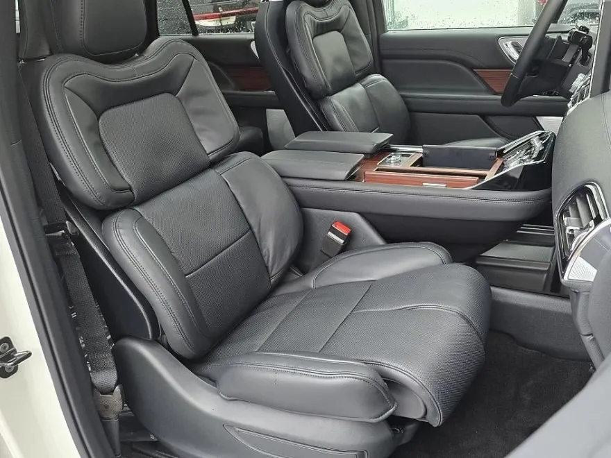 2024 Lincoln Navigator Reserve photo 9