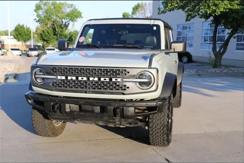 2021 Ford Bronco Badlands photo 1
