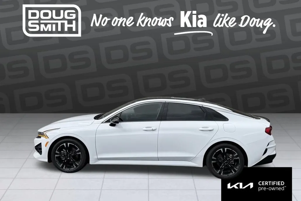 2022 Kia K5 GT-Line photo 1