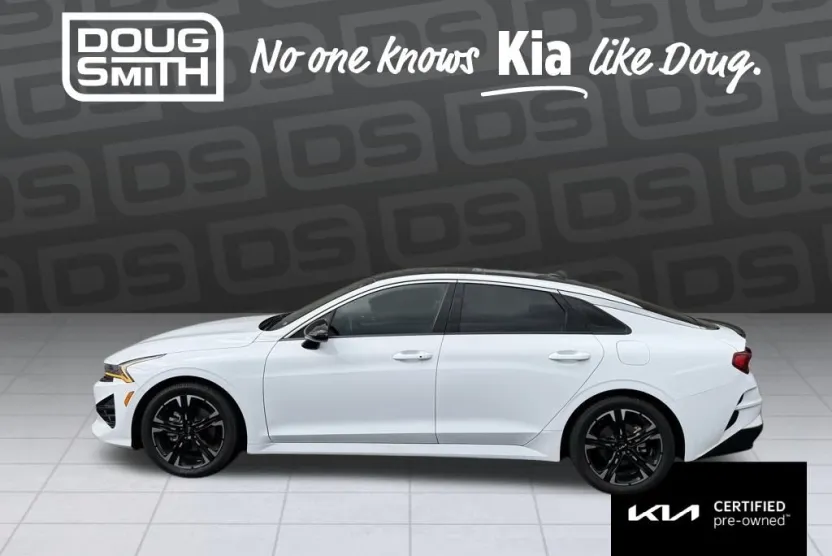 2022 Kia K5 GT-Line photo 1