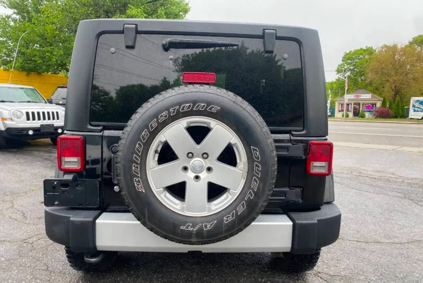 2012 Jeep Wrangler Sahara photo 1
