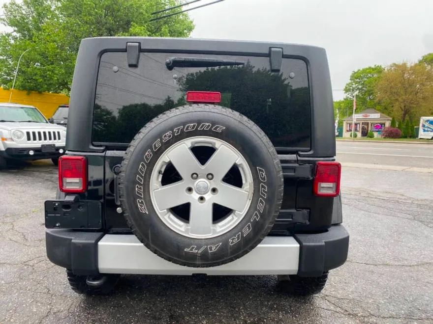 2012 Jeep Wrangler Sahara photo 1