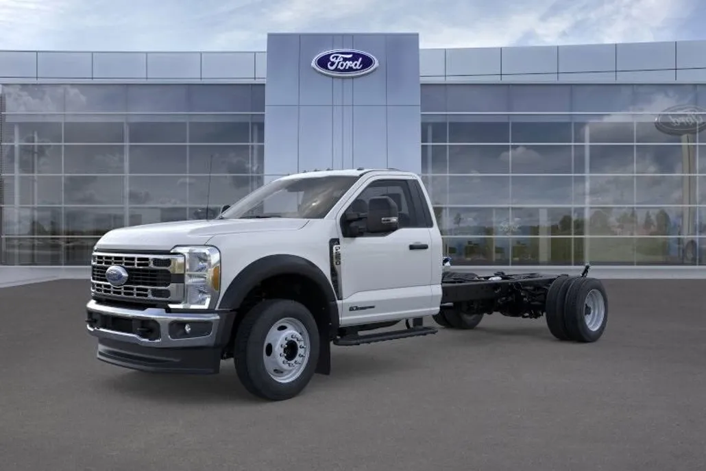 2026 Ford F-550 photo 1