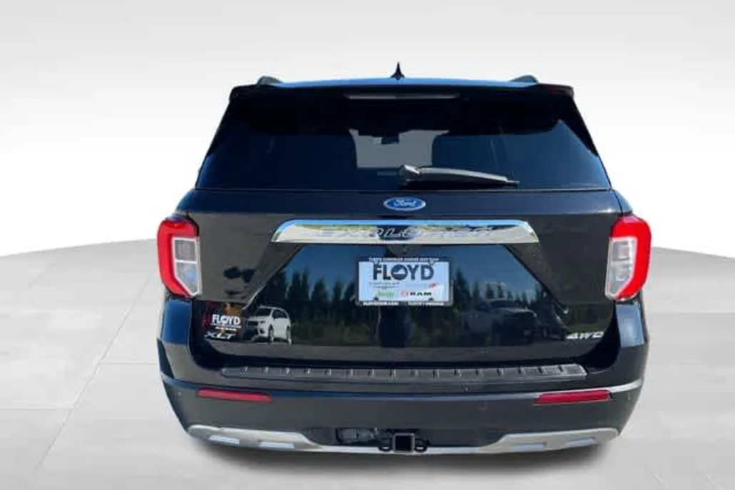 2022 Ford Explorer XLT photo 1