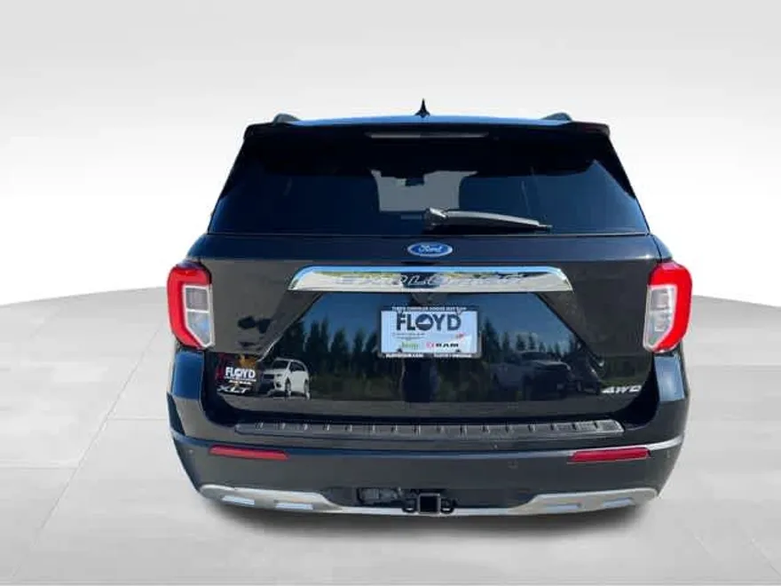 2022 Ford Explorer XLT photo 1