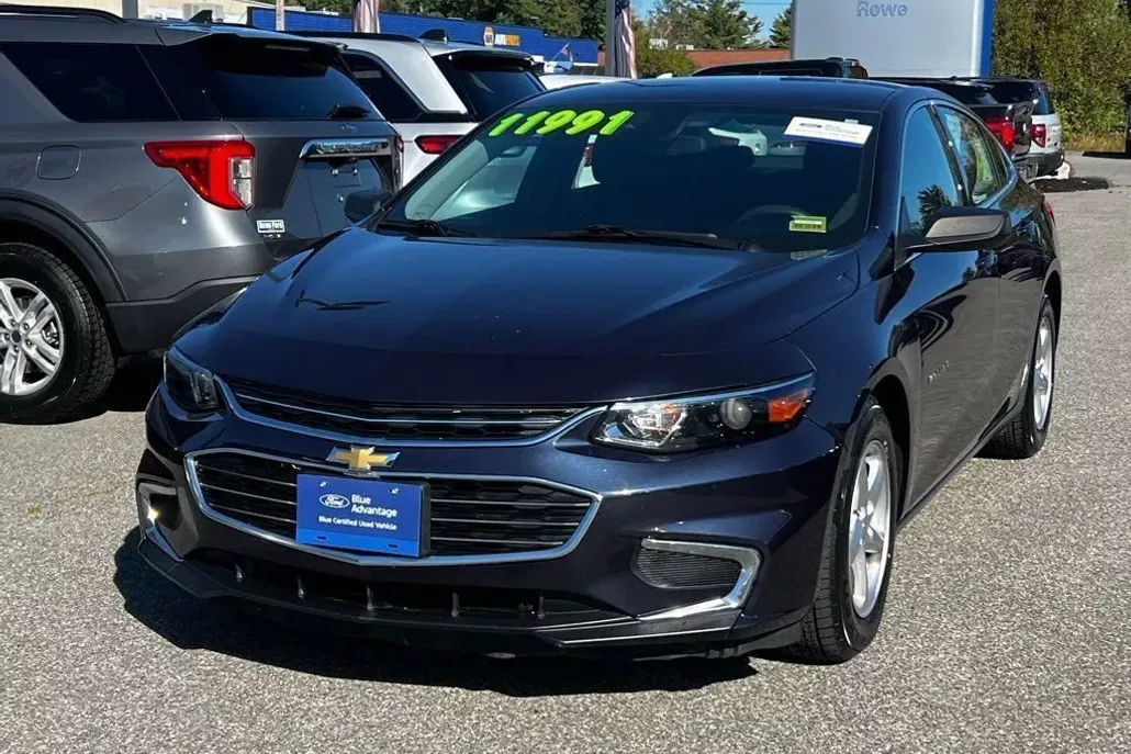 2017 Chevrolet Malibu photo 1