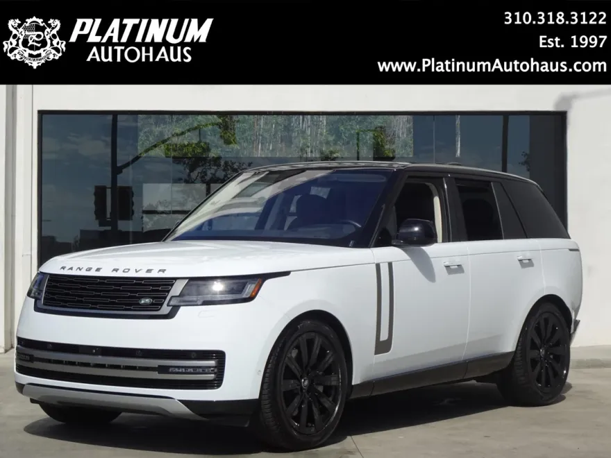 2023 Land Rover Range Rover SE photo 1