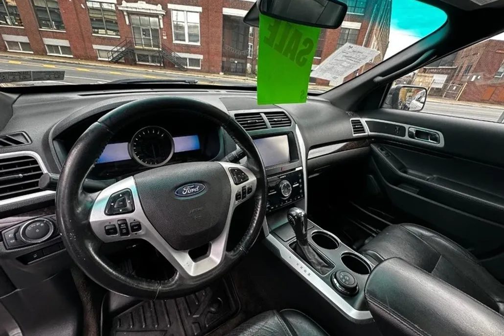 2013 Ford Explorer Limited photo 1