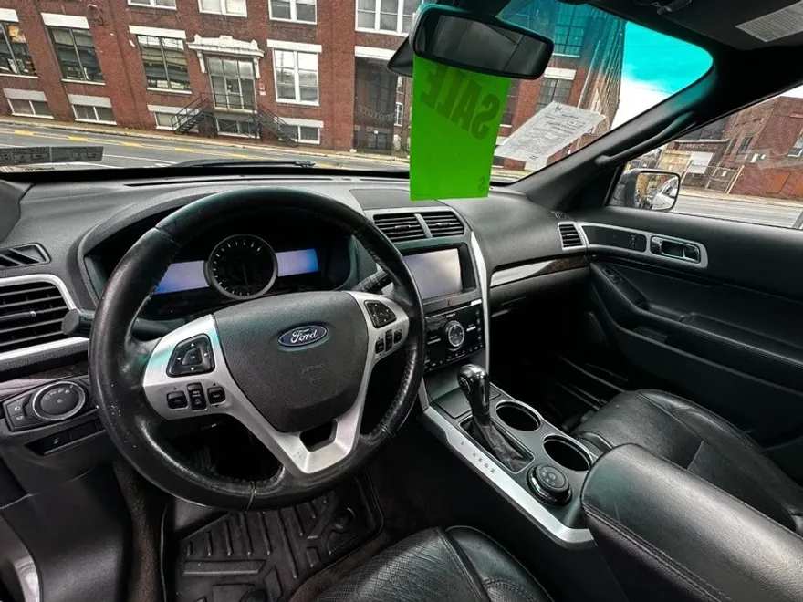 2013 Ford Explorer Limited photo 1