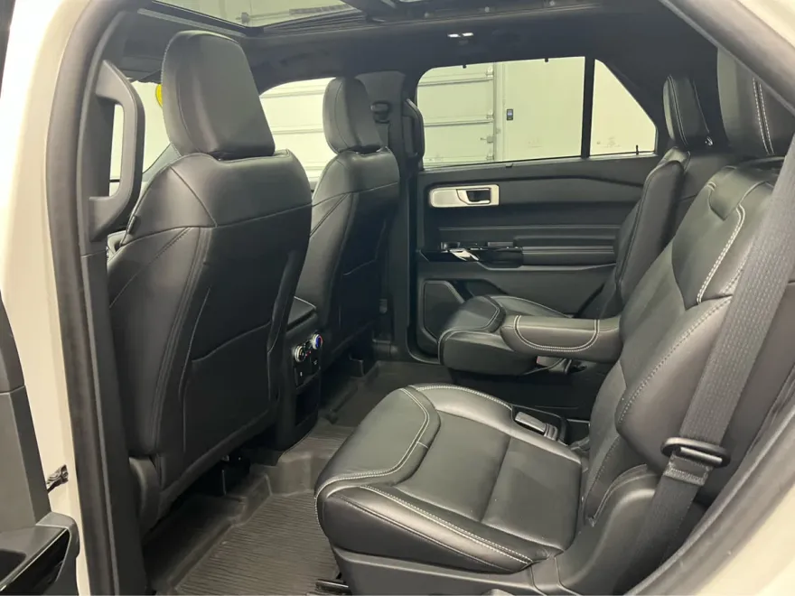 2021 Ford Explorer ST photo 1