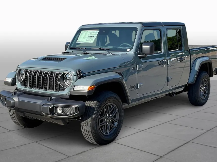 2025 Jeep Gladiator Sport S photo 1