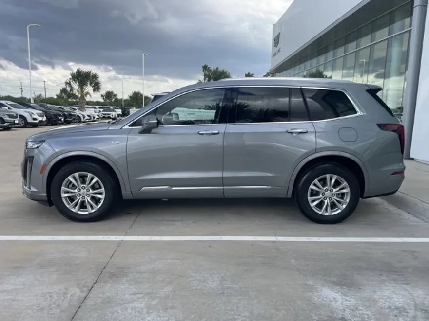 2024 Cadillac XT6 Luxury photo 1