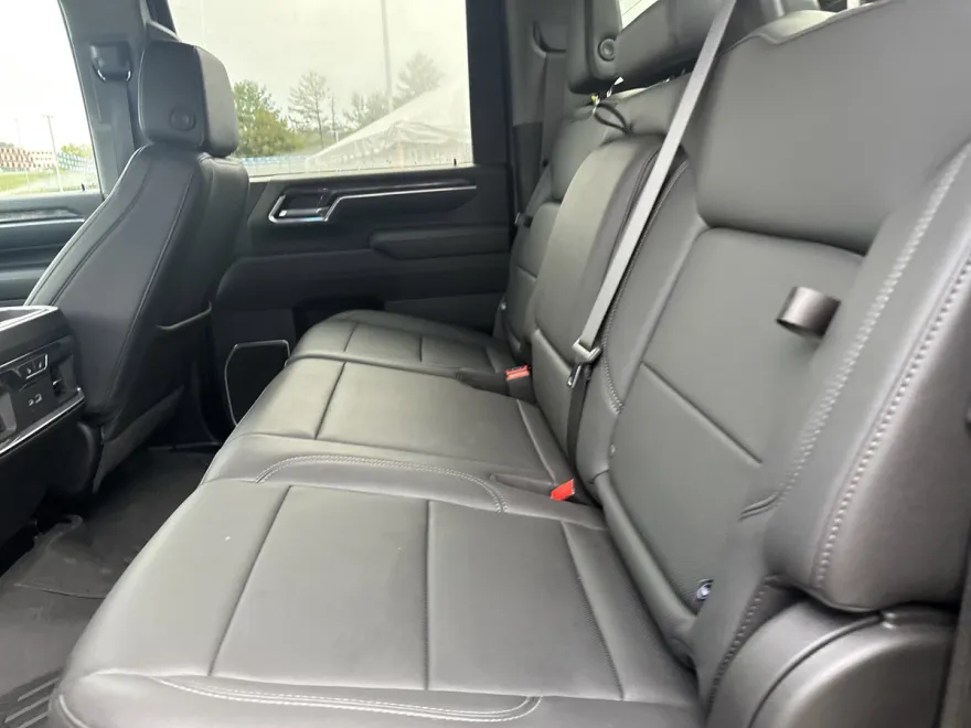 2025 Chevrolet Silverado 2500HD LTZ photo 1