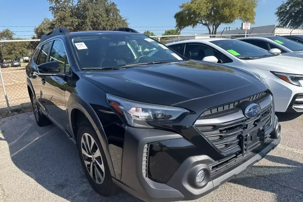 2023 Subaru Outback Premium photo 1