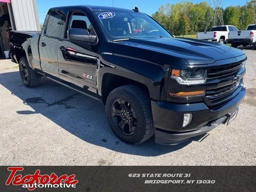2019 Chevrolet Silverado 1500 LT photo 1