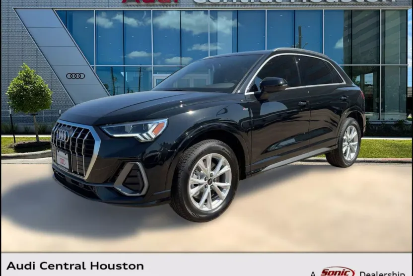 2025 Audi Q3 45 TFSI S line Premium photo 1