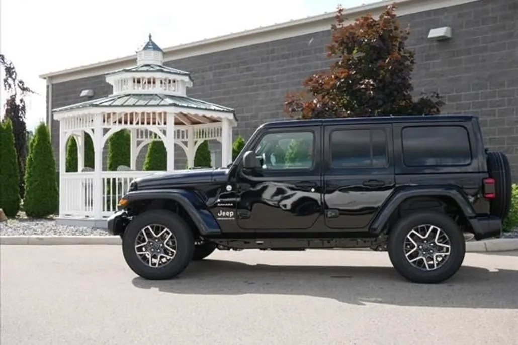 2024 Jeep Wrangler Sahara photo 1