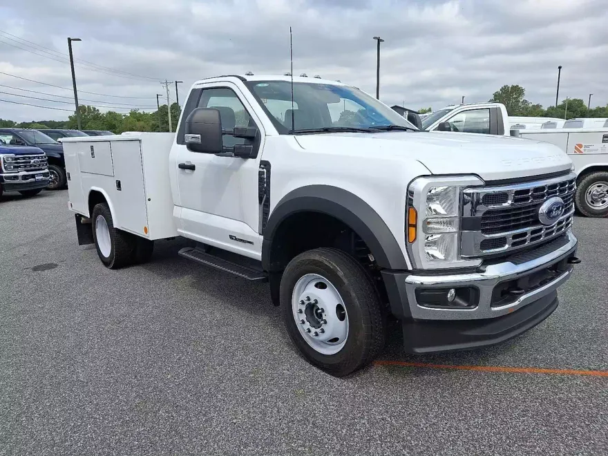 2024 Ford F-450 XL photo 1