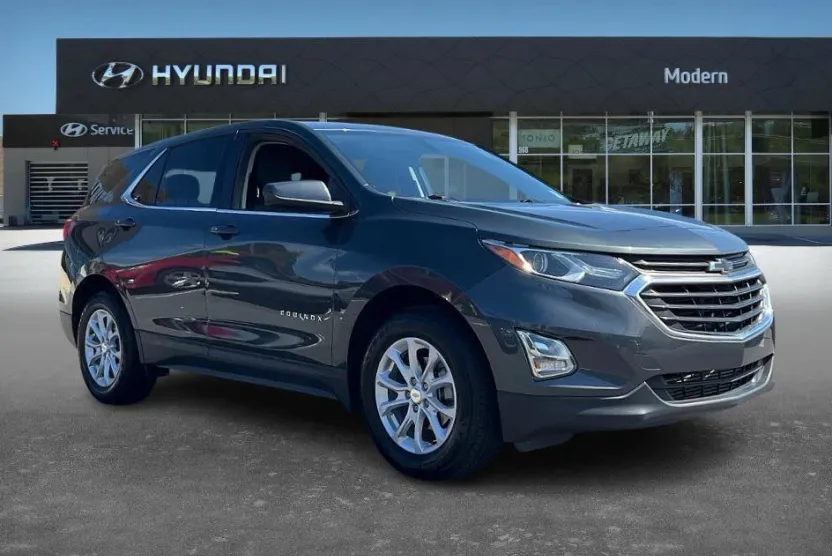 2019 Chevrolet Equinox LT photo 1