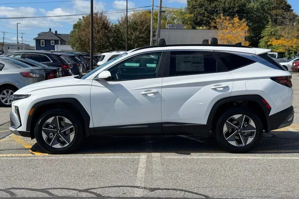 2025 Hyundai Tucson SEL photo 1