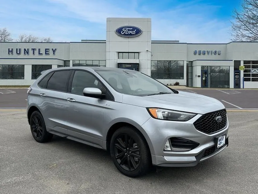 2022 Ford Edge ST photo 1