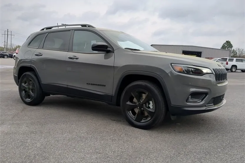 2023 Jeep Cherokee Altitude Lux photo 1
