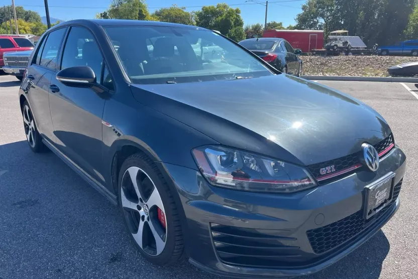 2017 Volkswagen Golf GTI S photo 1